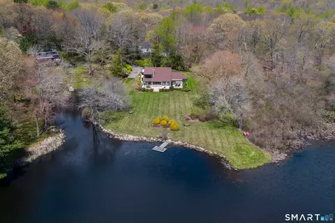 45 Falls River Dr, Ivoryton, CT 06442