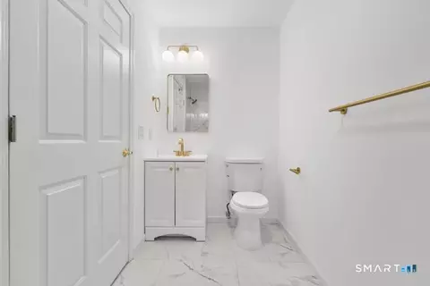 Bath - 468 Main St #114, Niantic, CT 06357 photo 2 of 4