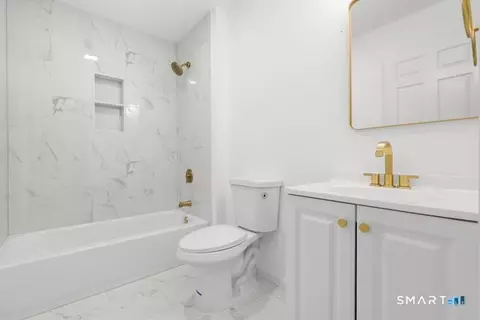 Bath - 468 Main St #114, Niantic, CT 06357 photo 4 of 4