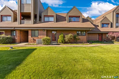 64 Montoya Dr #64, Branford, CT 06405