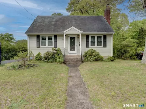 123 Bretton Rd, Manchester, CT 06042