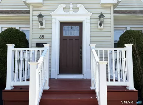88 E Brown St, West Haven, CT 06516 photo 3