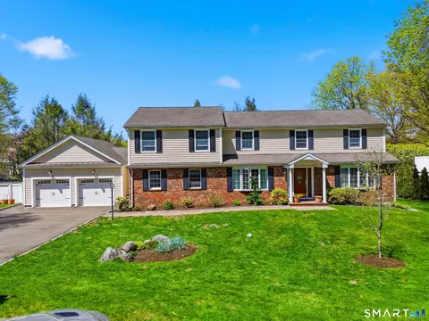 33 Club Cir, Stamford, CT 06905