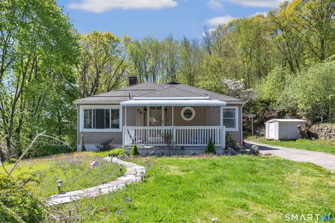 48 Mountain St, Derby, CT 06418