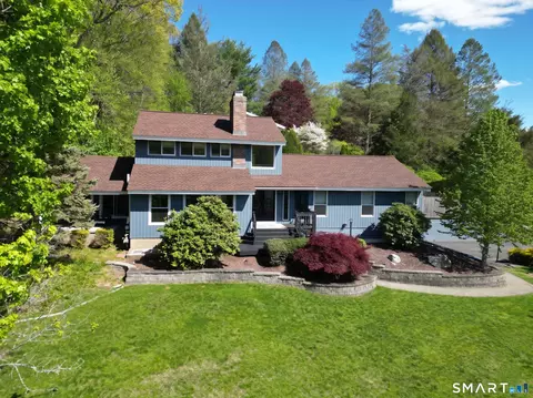 110 Stanley Dr, Glastonbury, CT 06033