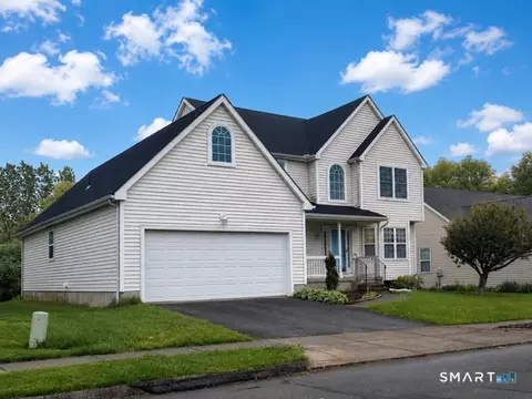 26 Greenview Ter, Middletown, CT 06457