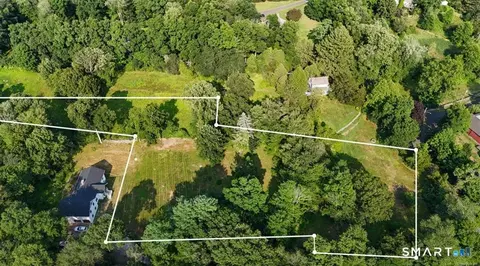 180 Catamount Rd, Fairfield, CT 06824 photo 3