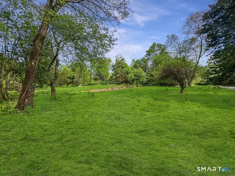 180 Catamount Rd, Fairfield, CT 06824