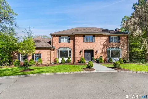 223 Jonathan Dr, Stamford, CT 06903