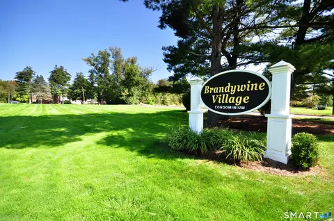 86 Brandywine Ln #86, Suffield, CT 06078