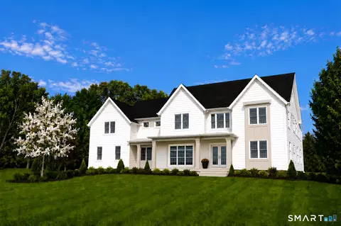 8 Pleasant Valley Ln, Westport, CT 06880