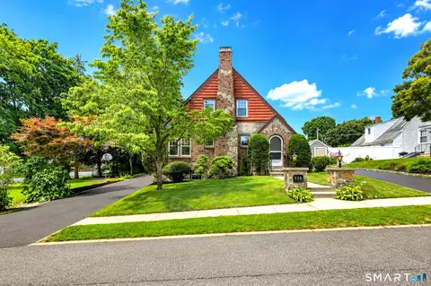 125 Glenridge Rd E, Stratford, CT 06614