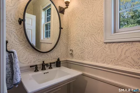 Bath - 170 Devonshire Ln, Madison, CT 06443 photo 1 of 6