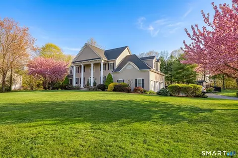 170 Devonshire Ln, Madison, CT 06443