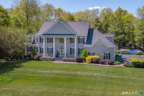 170 Devonshire Ln, Madison, CT 06443