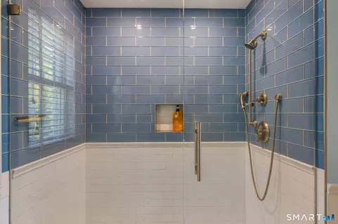 Bath - 170 Devonshire Ln, Madison, CT 06443 photo 6 of 6