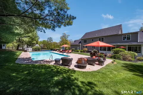Exterior - 170 Devonshire Ln, Madison, CT 06443 photo 6 of 11