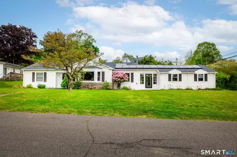 1 Sunset Dr, Danbury, CT 06810