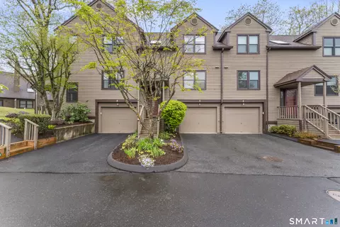 6 Deepwood Cir #6, Monroe, CT 06468