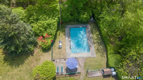 Exterior - 19 Junction Rd, Brookfield, CT 06804 photo 6 of 9