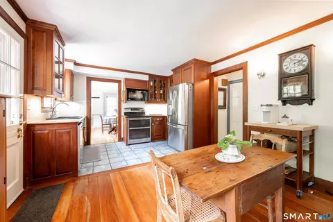 Kitchen - 19 Junction Rd, Brookfield, CT 06804 photo 2 of 2