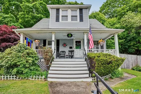 74 Maple St, Seymour, CT 06483