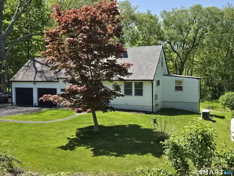 2 Judd Hill Rd, Woodbury, CT 06798