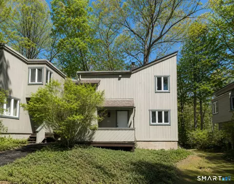 8 Lyle Ct #G, Farmington, CT 06032