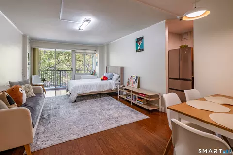 100 York St #5L, New Haven, CT 06510