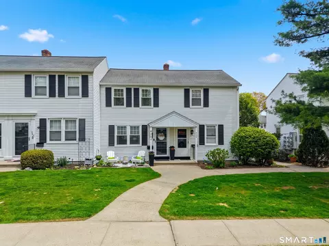 264 Sylvan Knoll Rd, Stamford, CT 06902