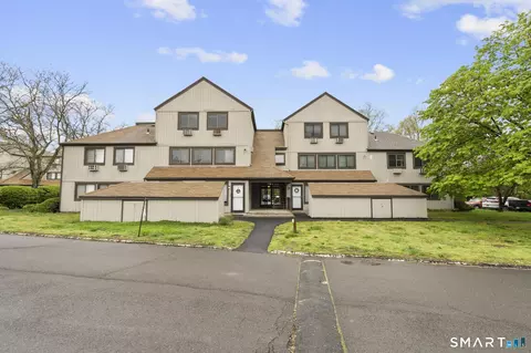 10 Pineview Dr #C, Branford, CT 06405