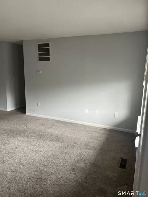 Living - 365 Mather St #130, Hamden, CT 06514 photo 2 of 3
