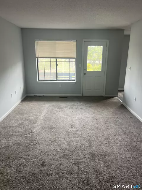 Living - 365 Mather St #130, Hamden, CT 06514 photo 3 of 3