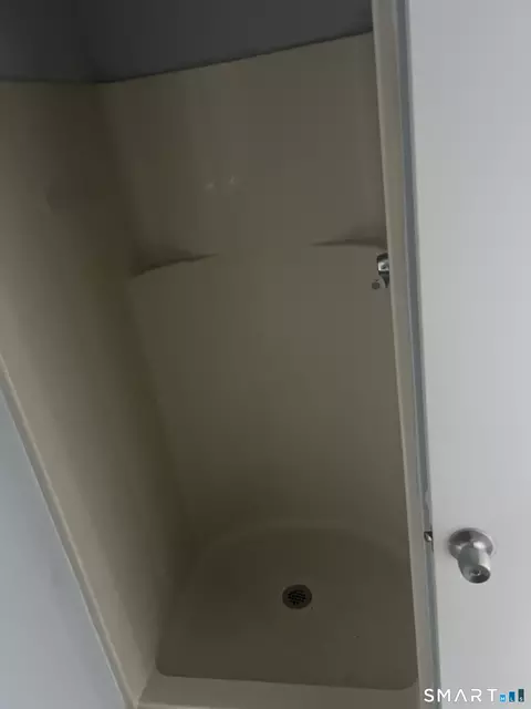 Bath - 365 Mather St #130, Hamden, CT 06514 photo 3 of 3