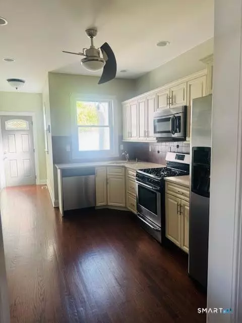 Entry Way - 237 Elm St, West Haven, CT 06516 photo 2 of 9