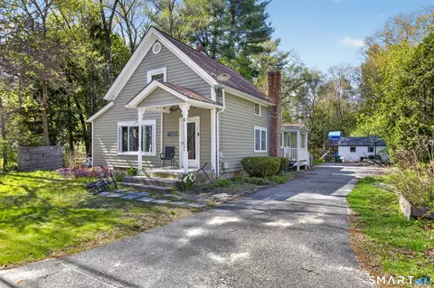 6 North Rd, Foster, RI 02825
