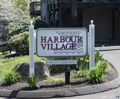 21 Harbour Vlg #C, Branford, CT 06405