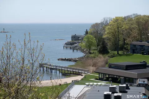 21 Harbour Vlg #C, Branford, CT 06405