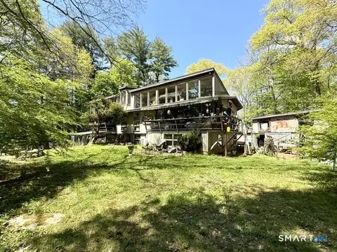 27 Huckleberry Ln, Weston, CT 06883