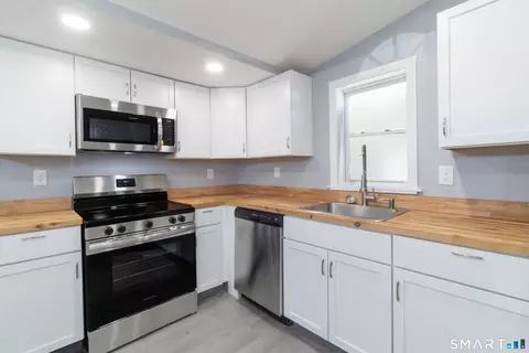525 E Main St #22, Branford, CT 06405