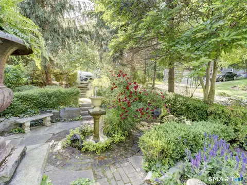 Exterior - 20 Hampton Trl, Wallingford, CT 06492 photo 2 of 10