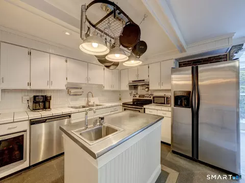 Kitchen - 20 Hampton Trl, Wallingford, CT 06492 photo 4 of 4