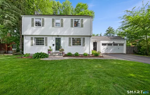 43 Crabapple Rd, West Hartford, CT 06117