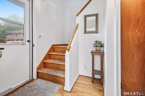 Entry Way - 7 Sharon Ln #7, Wethersfield, CT 06109 photo 2 of 3