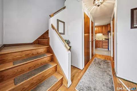 Entry Way - 7 Sharon Ln #7, Wethersfield, CT 06109 photo 1 of 3