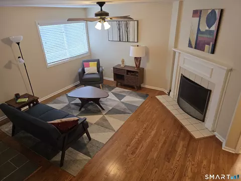27 Crows Nest Ln #14B, Danbury, CT 06810