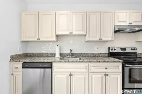 Kitchen - 455 Hope St #1C, Stamford, CT 06906 photo 3 of 3