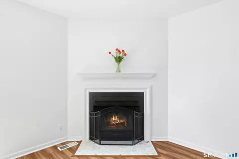 Living - 455 Hope St #1C, Stamford, CT 06906 photo 3 of 4
