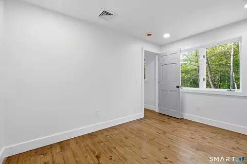 Bedroom - 136 Goose Hill Rd, Chester, CT 06412 photo 4 of 7