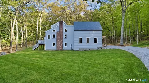 Exterior - 136 Goose Hill Rd, Chester, CT 06412 photo 6 of 7